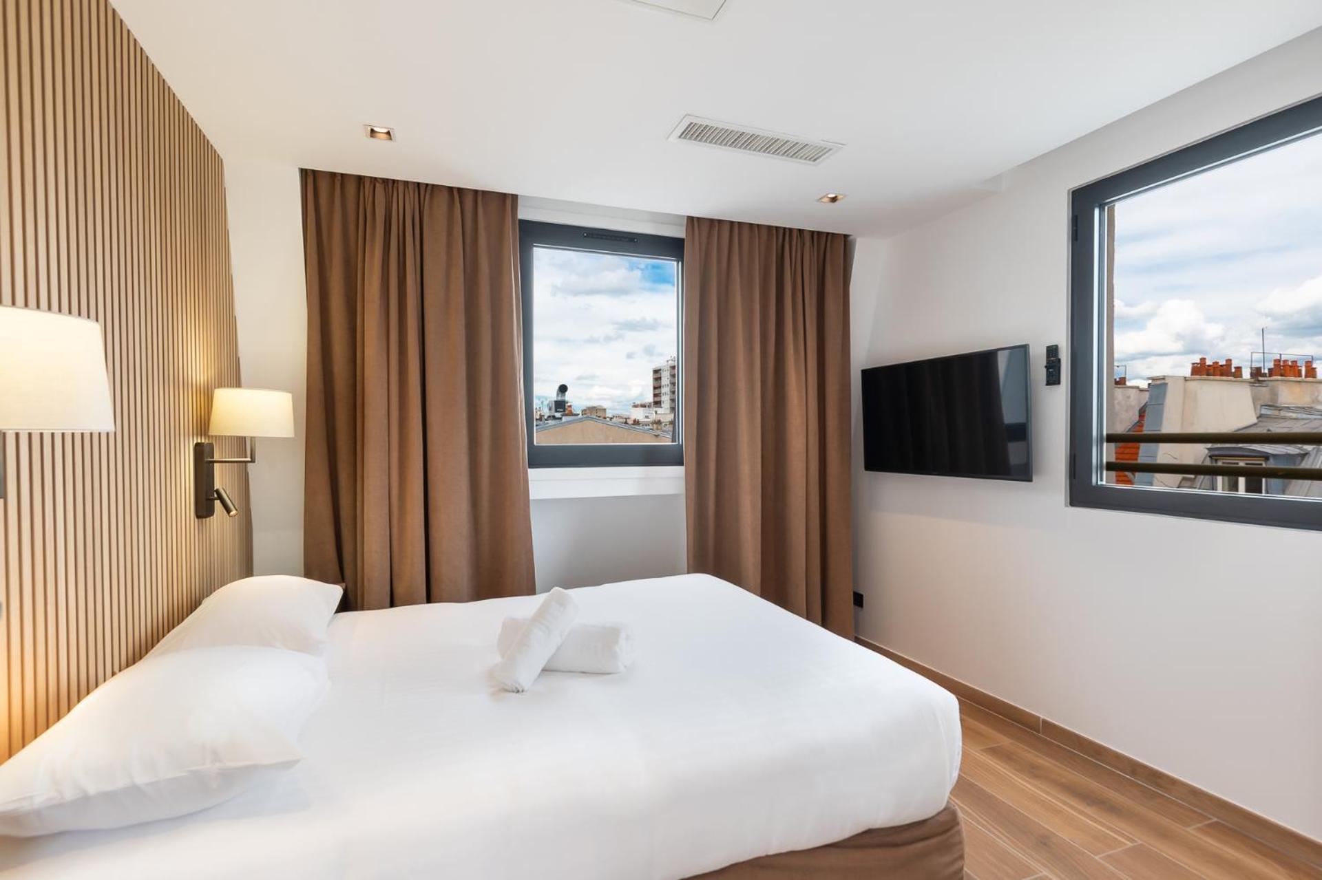 Les Suites Hcr Paris Exterior photo