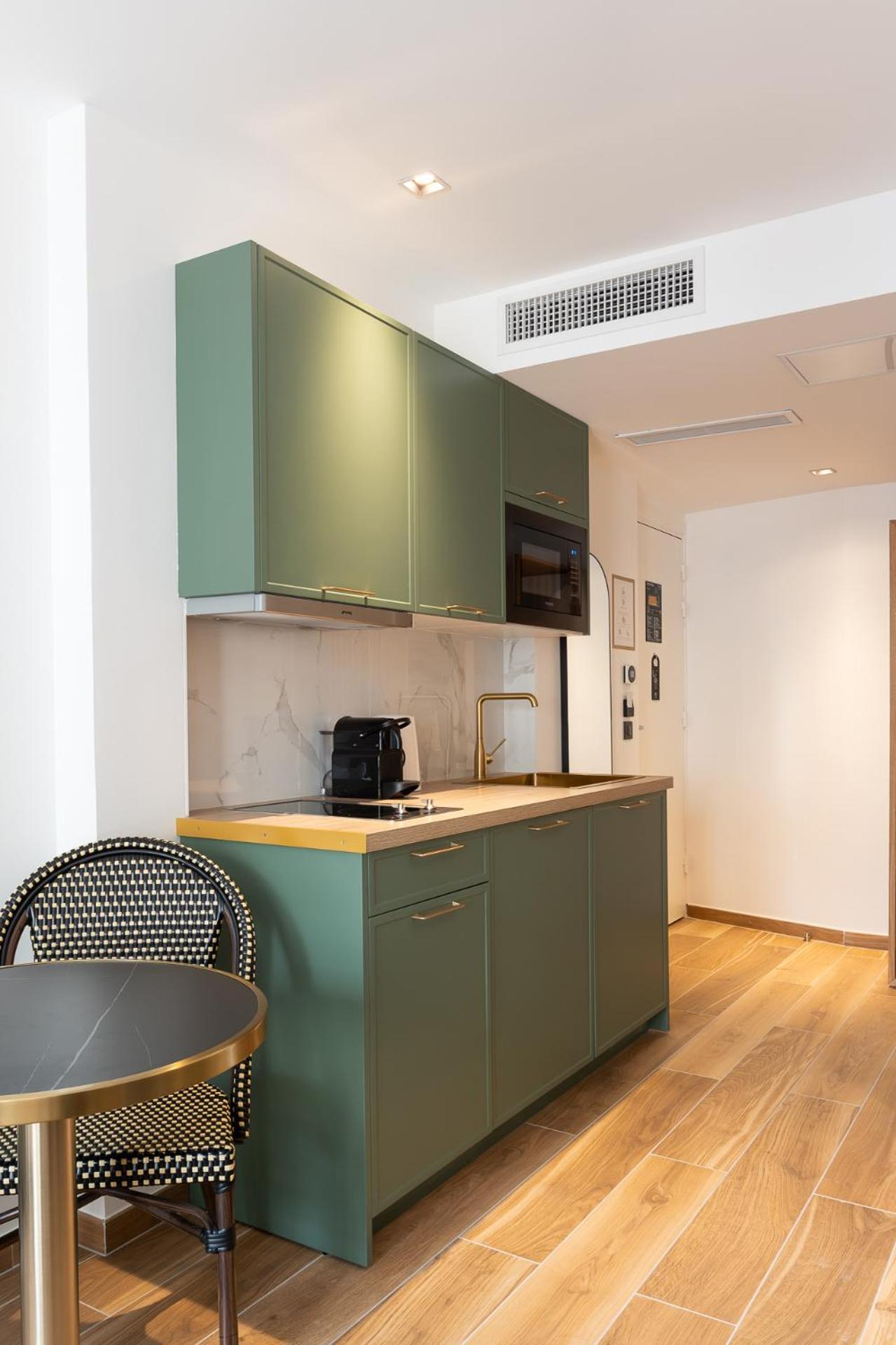 Les Suites Hcr Paris Exterior photo
