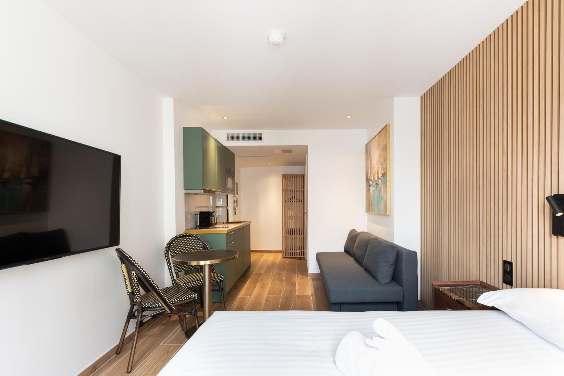 Les Suites Hcr Paris Exterior photo