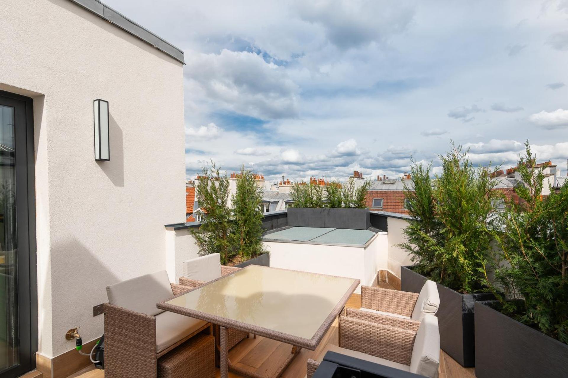 Les Suites Hcr Paris Exterior photo